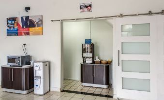 Motel 6 Gardena, CA - South