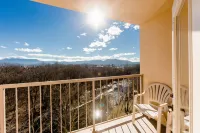 Music Road Resort Hotel and Inn - Mountain view