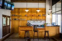 Mela Garden Retreat Cottage - bar