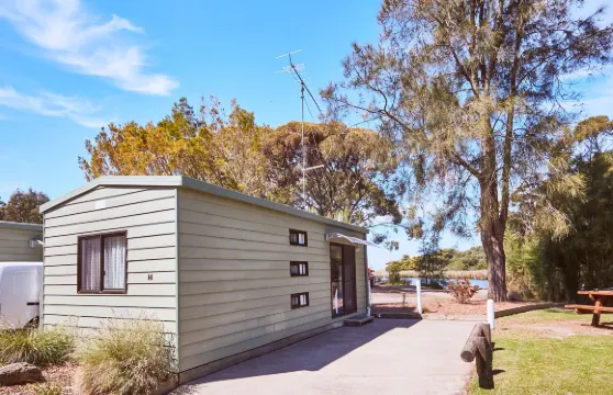 洛恩濱大篷車公園酒店