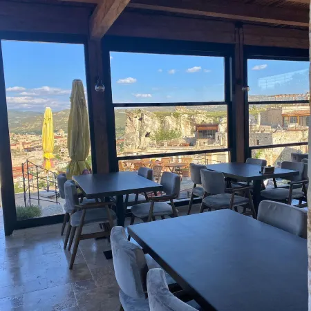 Canyon Cave Hotel