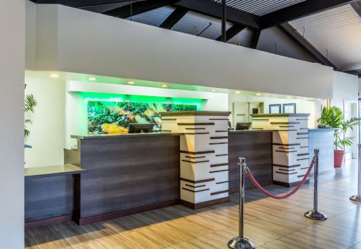 파고다 호텔 수영장