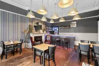 Ravilious Hotels in Восток Дин энд Фристон