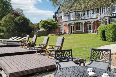 River Arts Club Hotels near RBWM Maidenhead Library