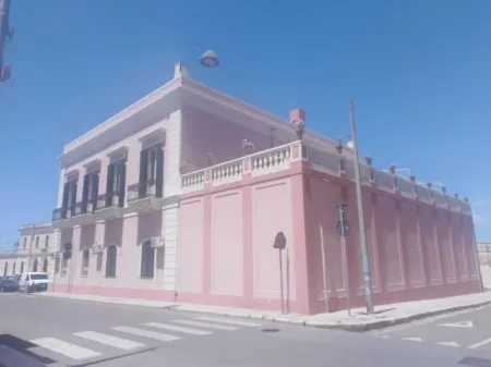 Antico Palazzo Spinola Отели рядом с достопримечательностью «Gallipoli 1° accesso libero al Mare»