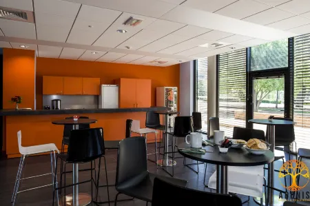 Adonis Dijon Maison Internationale