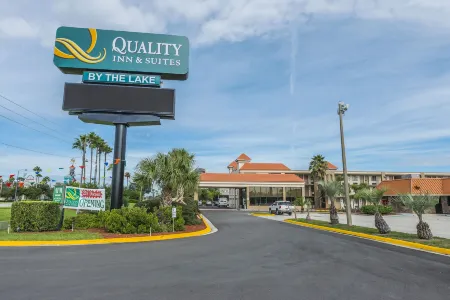 Quality Inn & Suites Kissimmee by the Lake Отели в г. Осеола