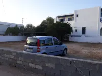 Holidays in Paros - Bãi đậu xe