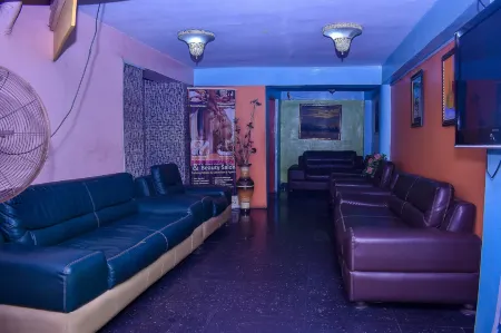 Duban International Hotels Отели рядом с достопримечательностью «Apostolic Faith Church, Akiode branch.»