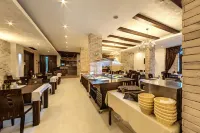 Grand Royale Apartment Complex & Spa - breakfast