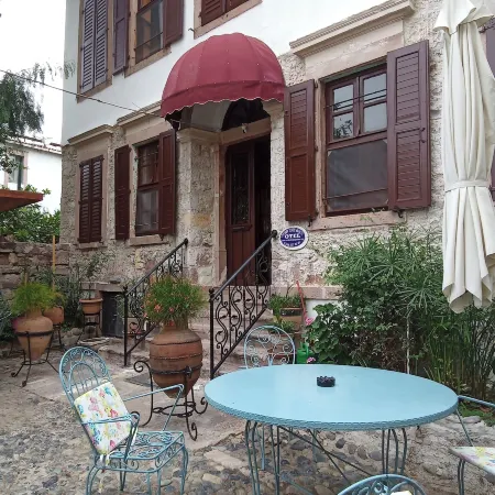 Cunda Zehra Teyzenin Evi