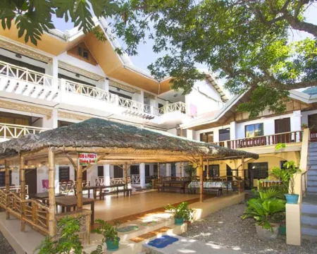 ร็อบแอนด์เฟรดส์รีสอร์ท โรงแรมในโบราเคย์ ไอส์แลนด์