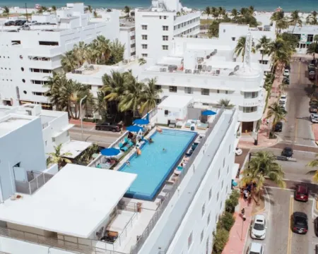 โรงแรมเดอะแฟร์วินด์ โรงแรมในไมอามีบีช