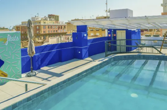 マイフラッツ ラグジュアリー ダウンタウン