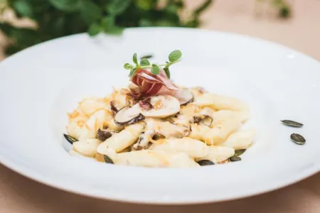 Hotel Kunst Отели в г. Чатеж на Сави