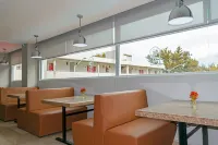 Hotel 5 Inn Plus - พร้อมอาหารเช้า