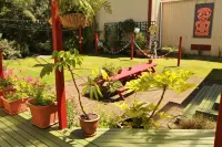 Bazil's Backpackers BBH Hostel & Surf School Hotel a 