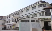 트리보 마유르, 몰 로드 무소리에 호텔