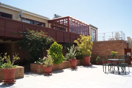 Sundays River Mouth Guesthouse Отели рядом с достопримечательностью «Addo Elephant Safaris»