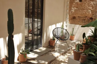 픽시 로프트 - 수영장 있는 콜로니얼 빌라 스위트  호텔