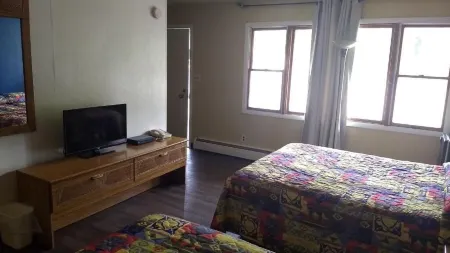 Baw Beese Inn Отели рядом с достопримечательностью «Паблик Сервис Департмент»