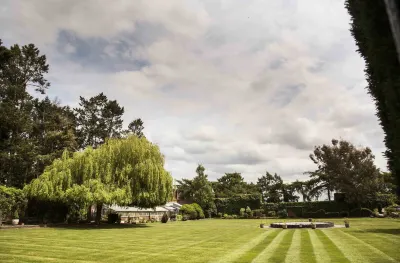 Hogarths Stone Manor Hotel Hotels in 