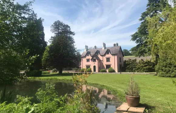 Cwrt Bleddyn 酒店和水療中心