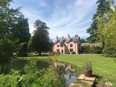 Cwrt Bleddyn Hotel Hotels in Llantrisant Fawr