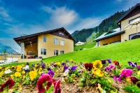 Arco Hotels & Resorts Sonamarg Hotels in Ganderbal