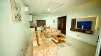 1-Bedroom Flat - Sleeps 3 - Pool - Spa - Parking - บังกะโล