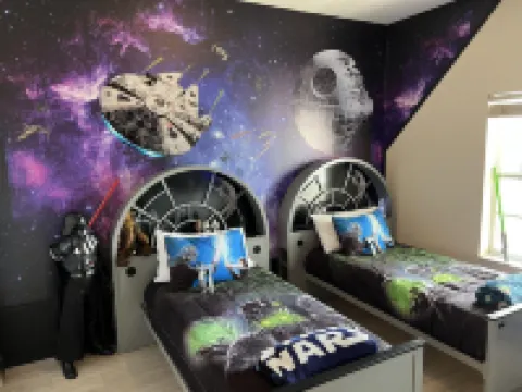 Star Wars ! Disney Like Resort !