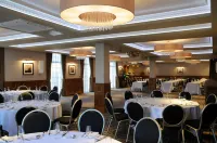Busby Hotel Hotels in Гіффнок