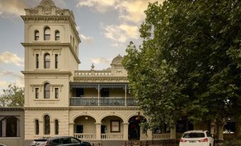 Yarra Valley Grand Hotel