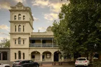 Yarra Valley Grand Hotel Hotel a Yering