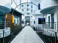 Amir Hamza Mia Palace