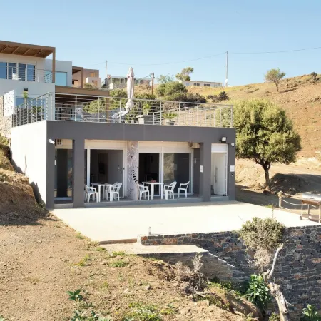 Beachfront Studio Kyma West Отели в г. Мојрес
