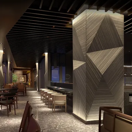 Swissôtel Living Jakarta Mega Kuningan Отели рядом с достопримечательностью «Статуя Панчоран»