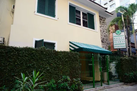 Hotel Petit Village Icaraí Отели рядом с достопримечательностью «Praia de Charitas»