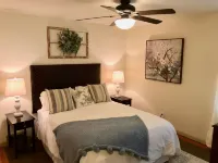 The Little Italy of Niagara Falls Bed & Breakfast Hotels in Niagarafälle