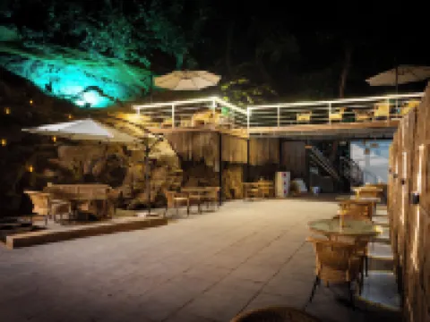 Cali Stays & Cafe By the Bay Hotels in Chapora