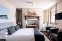 Robinson Cottage Hotels in Oatlands