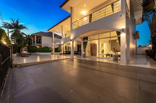 รูปภาพของโมเดิร์นพูลวิลล่า 4 ห้องนอน - วีวาย