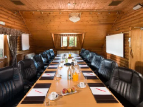 克瑞拉切文鄉村公園酒店&SPA 奧特利酒店