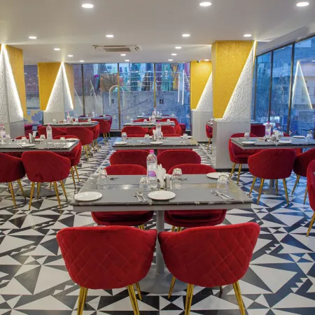 Pearl Courtyard