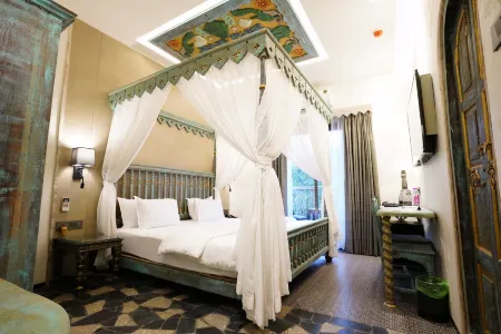 The Kinara Village Отели рядом с достопримечательностью «Карла Кейвс»