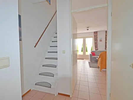 Cosy Bungalow Near the Beach