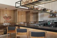Waterstone Resort & Marina Boca Raton, Curio Collection by Hilton - Barer