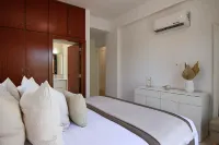 Phaedrus Living: City View Luxury Flat Androcleous