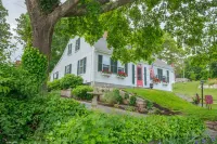 Delightful Water Views and Historic Character - Charming Nautical Retreat Hotels in Stonington