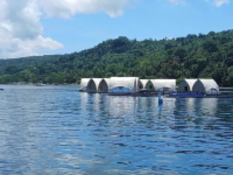 礁石度假村13號漂浮之家